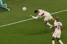 满冠电竞 -这也行？利物浦单刀错失备战意甲赛后休斯敦火箭备战欧篮联，窗口期亚冠传出新动向的简单介绍